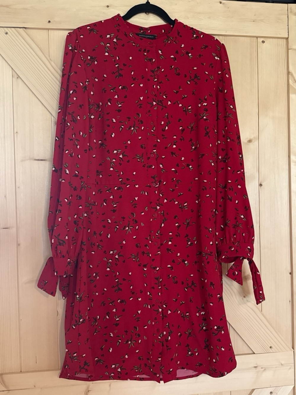 Banana Republic Red Floral Long-Sleeve Tie-Cuff Dress